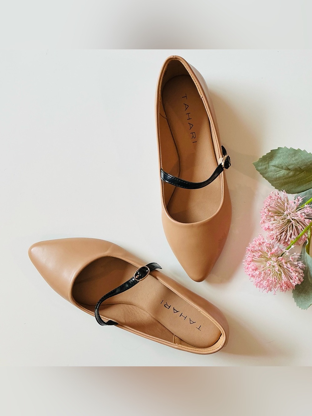 Tahari Pointed Toe Flats Sz 7.5